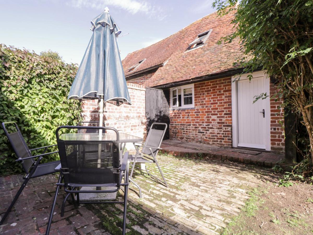 Brew Cottage Chislet Exterior photo