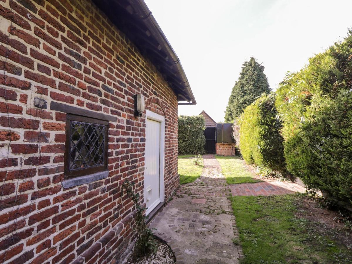 Brew Cottage Chislet Exterior photo